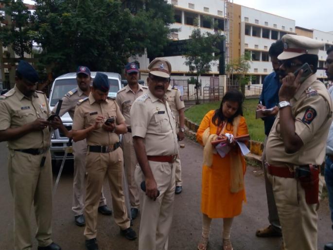 Maharashtra Elecion 2019 : Bogus voting try failed in Pimpri | महाराष्ट्र निवडणूक २०१९ : पिंपरीगावात बोगस मतदानाचा प्रयत्न फसला Maharashtra Elecion 2019 : Bogus voting try failed in Pimpri | महाराष्ट्र निवडणूक २०१९ : पिंपरीगावात बोगस मतदानाचा प्रयत्न फसला