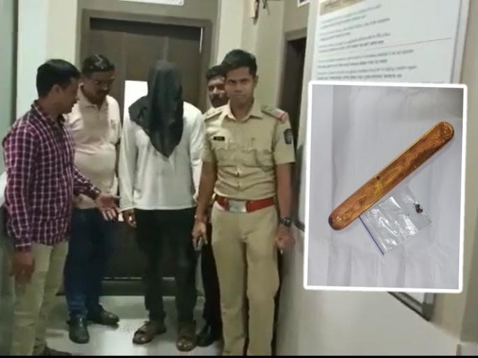 Dombivli Robber who looted gold worth 35 lakhs from jewelers arrested in Pune by Police | डोंबिवलीः ज्वेलर्सकडील ३५ लाखांचे सोने लंपास करणारा भामटा गजाआड Dombivli Robber who looted gold worth 35 lakhs from jewelers arrested in Pune by Police | डोंबिवलीः ज्वेलर्सकडील ३५ लाखांचे सोने लंपास करणारा भामटा गजाआड