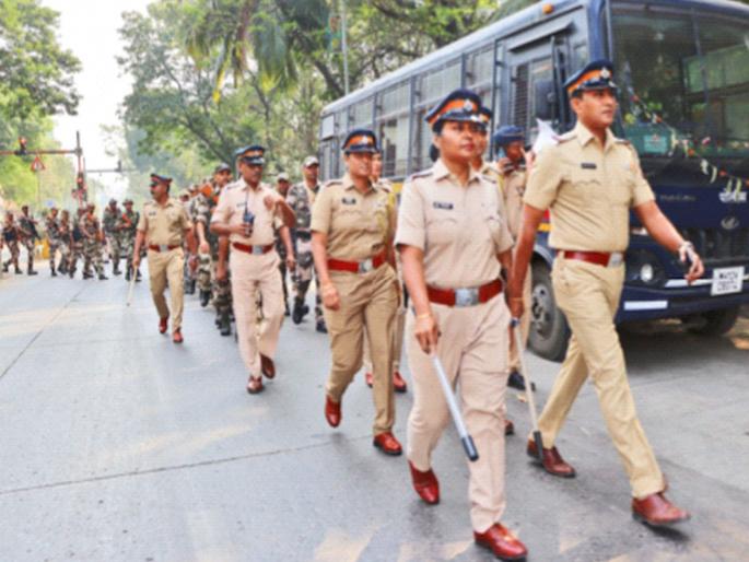 15,000 police personnel deployed for Thirty-First | थर्टी फर्स्टसाठी १५ हजार पोलिसांचा फौजफाटा तैनात 15,000 police personnel deployed for Thirty-First | थर्टी फर्स्टसाठी १५ हजार पोलिसांचा फौजफाटा तैनात