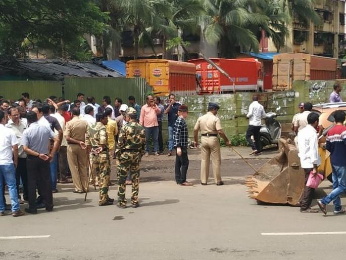 Millions of rupees worth of government land was lost at Mira Road | मीरा रोड येथील कोट्यवधी रुपये किमतीचा मोक्याचा सरकारी भूखंड हरवला Millions of rupees worth of government land was lost at Mira Road | मीरा रोड येथील कोट्यवधी रुपये किमतीचा मोक्याचा सरकारी भूखंड हरवला