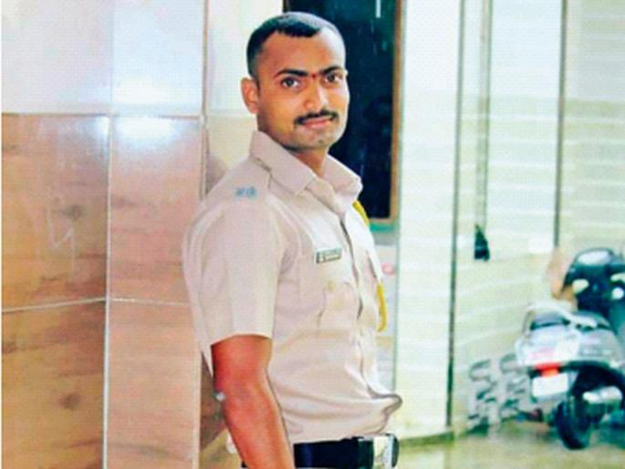 Sexual abuse of girls: Girlfriend with police samadhan gawade suspended from service | मुलींचे लैंगिक शोषण : पोलिसासह मैत्रिणीला केले सेवेतून निलंबित Sexual abuse of girls: Girlfriend with police samadhan gawade suspended from service | मुलींचे लैंगिक शोषण : पोलिसासह मैत्रिणीला केले सेवेतून निलंबित