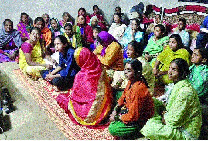 Water flowing on state 'sparks' | राजकीय ‘ठिणग्यां’वर फिरतंय पाणी