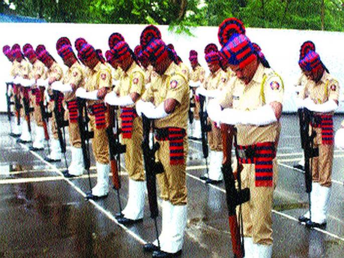 Human Rights Watch for Martyrs Police; Tributes paid by police commissioners | शहीद पोलिसांना मानवंदना; पोलीस आयुक्तांनी वाहिली श्रद्धांजली Human Rights Watch for Martyrs Police; Tributes paid by police commissioners | शहीद पोलिसांना मानवंदना; पोलीस आयुक्तांनी वाहिली श्रद्धांजली