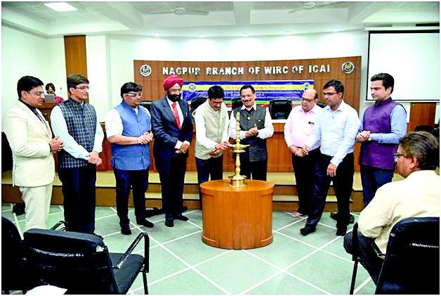 Beware of 'Ponzi' Plans: Rhymes of Dignity | ‘पॉन्झी’ योजनांपासून सावधगिरी बाळगा: मान्यवरांचा सूर Beware of 'Ponzi' Plans: Rhymes of Dignity | ‘पॉन्झी’ योजनांपासून सावधगिरी बाळगा: मान्यवरांचा सूर