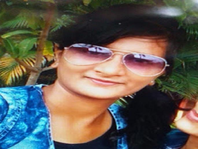 Death of a woman with electric shocks: incidents in police colony | विजेच्या धक्क्याने तरुणीचा मृत्यू : पोलीस वसाहतीमधील घटना