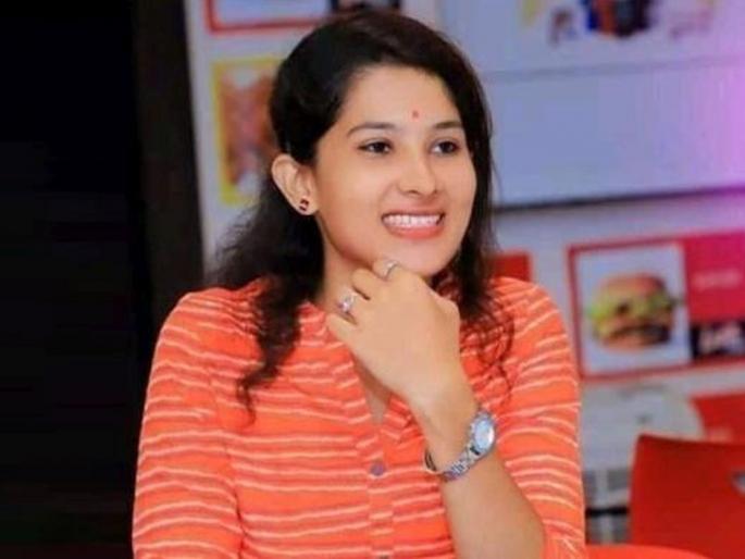 Pooja Chavan Suicide Case Police starts inquiry of two persons but denies to disclose names | Pooja Chavan Suicide Case: पूजा चव्हाण मृत्यू प्रकरणी अखेर ११ दिवसांनी पोलिसांनी दोघांना घेतलं ताब्यात; पण सस्पेन्स आणखी वाढला Pooja Chavan Suicide Case Police starts inquiry of two persons but denies to disclose names | Pooja Chavan Suicide Case: पूजा चव्हाण मृत्यू प्रकरणी अखेर ११ दिवसांनी पोलिसांनी दोघांना घेतलं ताब्यात; पण सस्पेन्स आणखी वाढला