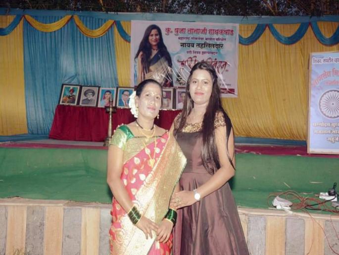 Girl passes MPSC exam whose mother educated only up to seven standard | सातवी शिकलेल्या आईने दिली उभारी : मुलगी झाली थेट उपजिल्हाधिकारी 