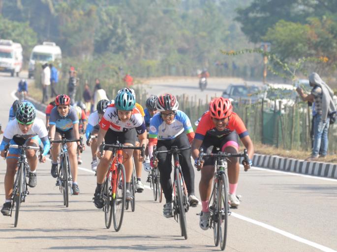 Khelo India: Kolhapur's pooja won second gold medal in cycling | खेलो इंडिया : सायकलिंगमध्ये कोल्हापूरच्या पूजा दानोळेचे दुसरे सुवर्णपदक Khelo India: Kolhapur's pooja won second gold medal in cycling | खेलो इंडिया : सायकलिंगमध्ये कोल्हापूरच्या पूजा दानोळेचे दुसरे सुवर्णपदक