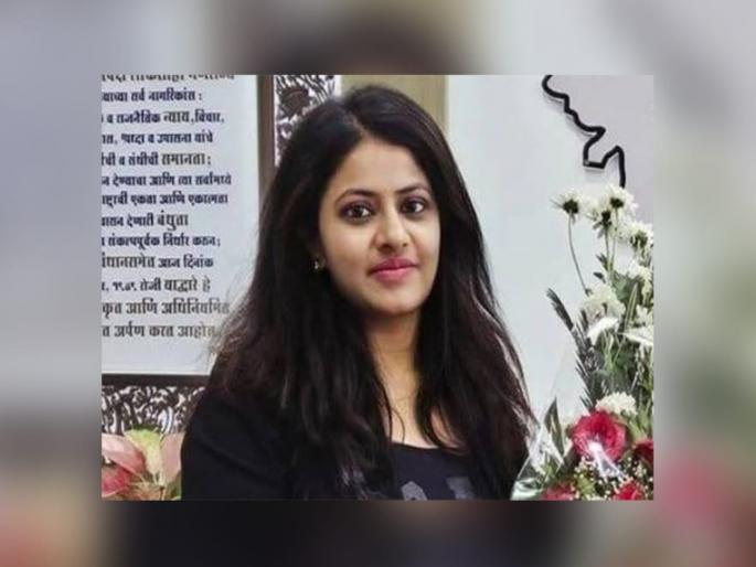 Pooja Khedkar MBBS from OBC quota Admission through Non Criminal Quota despite father being IAS | OBC कोट्यातून पूजा खेडकर यांचे MBBS; वडील IAS असतानाही नाॅन क्रिमिलेअर काेट्यातून प्रवेश Pooja Khedkar MBBS from OBC quota Admission through Non Criminal Quota despite father being IAS | OBC कोट्यातून पूजा खेडकर यांचे MBBS; वडील IAS असतानाही नाॅन क्रिमिलेअर काेट्यातून प्रवेश