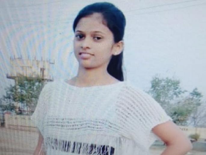 College girl commits suicide at Mukundwadi | मित्राने शिवीगाळ केल्याने महाविद्यालयीन तरूणीची आत्महत्या College girl commits suicide at Mukundwadi | मित्राने शिवीगाळ केल्याने महाविद्यालयीन तरूणीची आत्महत्या