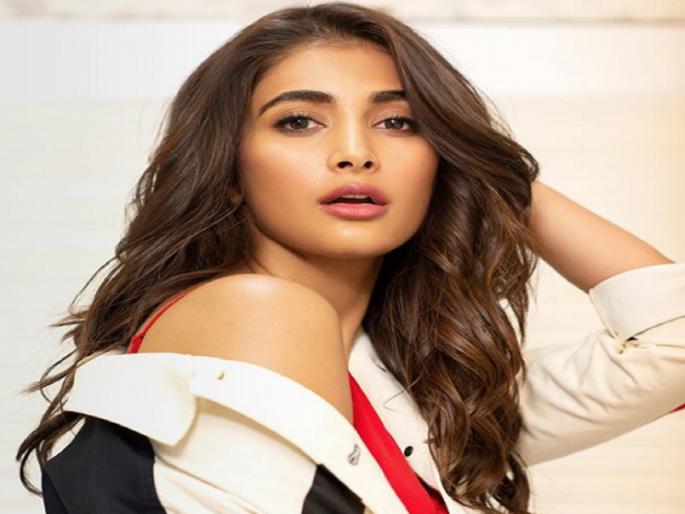 Pooja Hegde's boomerang video viral on the set of 'Housefull 4'! | ‘हाऊसफुल्ल ४’च्या सेटवरील पूजा हेगडेचा बुमरँग व्हिडीओ व्हायरल! Pooja Hegde's boomerang video viral on the set of 'Housefull 4'! | ‘हाऊसफुल्ल ४’च्या सेटवरील पूजा हेगडेचा बुमरँग व्हिडीओ व्हायरल!