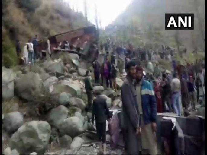JammuAndKashmir: At least 11 dead after a bus skidded off the road and fell into a deep gorge in Plera in Mandi | Jammu Kashmir : पूंछमध्ये बस दरीत कोसळून 11 जणांचा मृत्यू JammuAndKashmir: At least 11 dead after a bus skidded off the road and fell into a deep gorge in Plera in Mandi | Jammu Kashmir : पूंछमध्ये बस दरीत कोसळून 11 जणांचा मृत्यू