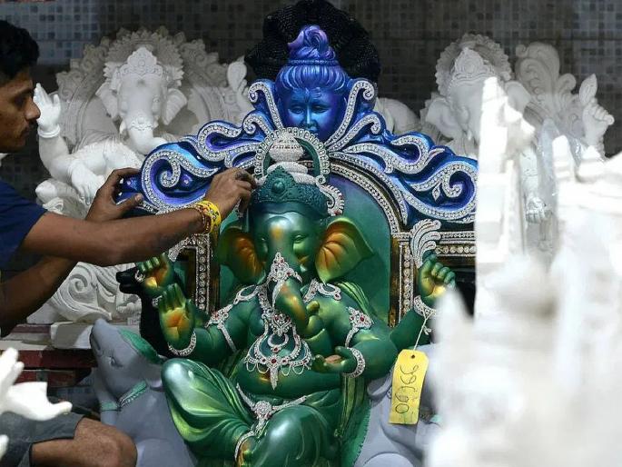 Study Committee's favorable opinion on POP Ganesh idols; High Court directs submission of affidavit to CPCB on June 1 | पीओपी गणेशमूर्तींबाबत अभ्यास समितीची अनुकूलता; १ जून रोजी सीपीसीबीला प्रतिज्ञापत्र सादर करण्याचे हायकोर्टाचे निर्देश Study Committee's favorable opinion on POP Ganesh idols; High Court directs submission of affidavit to CPCB on June 1 | पीओपी गणेशमूर्तींबाबत अभ्यास समितीची अनुकूलता; १ जून रोजी सीपीसीबीला प्रतिज्ञापत्र सादर करण्याचे हायकोर्टाचे निर्देश