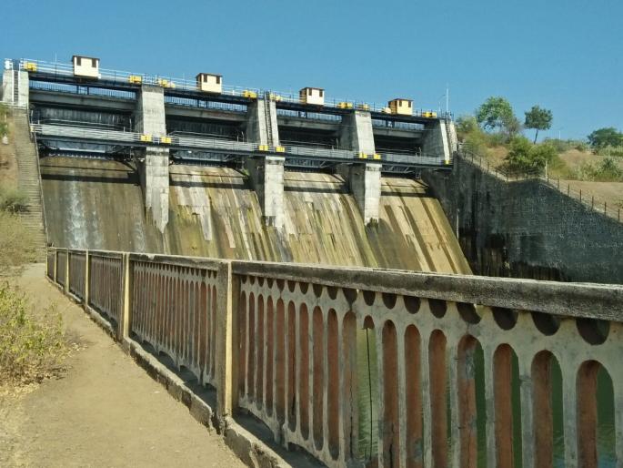 Rumor in villages about popatkhed dam | साचलेल्या पाण्याचा विसर्ग; पोपटखेड धरण फुटल्याची परिसरातील गावांमध्ये अफवा Rumor in villages about popatkhed dam | साचलेल्या पाण्याचा विसर्ग; पोपटखेड धरण फुटल्याची परिसरातील गावांमध्ये अफवा