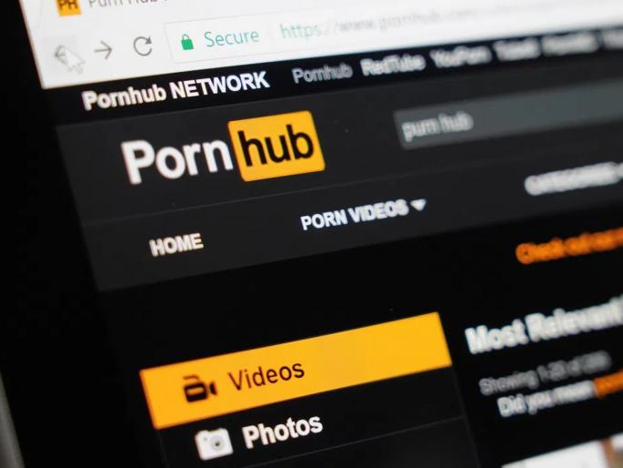 Pornhub website: 34 women file lawsuit over there sex video's | Pornhub वेबसाइटला मोठा झटका; Video वरून ३४ महिलांनी दाखल केला खटला