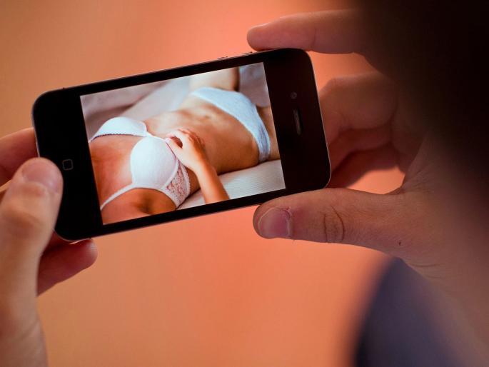 Sex Life : If you masturbate watching porn you should know these facts | लैंगिक जीवन : जर पॉर्न बघून हस्तमैथुन करत असाल तर 'हे' वाचा! Sex Life : If you masturbate watching porn you should know these facts | लैंगिक जीवन : जर पॉर्न बघून हस्तमैथुन करत असाल तर 'हे' वाचा!