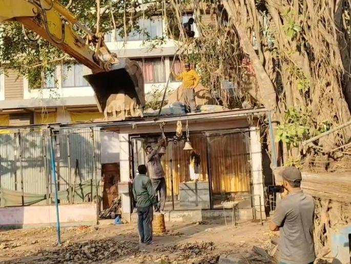 goa govt demolished khapreshwar temple and its politics | उजेडात पुण्य, अंधारात पाप...; गोवा सरकारची देवावरही दया नाही, भाविक कळवळले goa govt demolished khapreshwar temple and its politics | उजेडात पुण्य, अंधारात पाप...; गोवा सरकारची देवावरही दया नाही, भाविक कळवळले