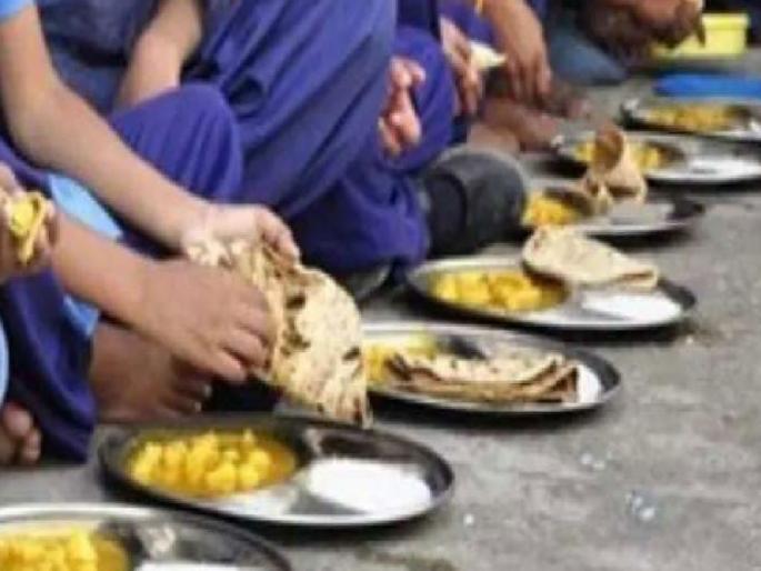 Girls from Zilla Parishad Primary School in Malwadi Panhala taluka kolhapur suffer from food poisoning from school meals | Kolhapur: पोषण आहारातून विद्यार्थिनींना विषबाधा; उलट्या, जुलाब सुरू झाल्याने उपचारासाठी रुग्णालयात दाखल Girls from Zilla Parishad Primary School in Malwadi Panhala taluka kolhapur suffer from food poisoning from school meals | Kolhapur: पोषण आहारातून विद्यार्थिनींना विषबाधा; उलट्या, जुलाब सुरू झाल्याने उपचारासाठी रुग्णालयात दाखल