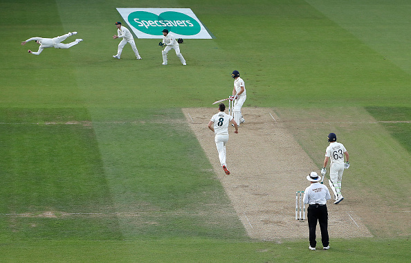 Ashes 2019: Steven Smith catch is like 'Superman' jump, video goes viral | Ashes 2019 : 'सुपरमॅन'सारखी उडी घेत स्मिथने पकडली कॅच, व्हिडीओ वायरल 