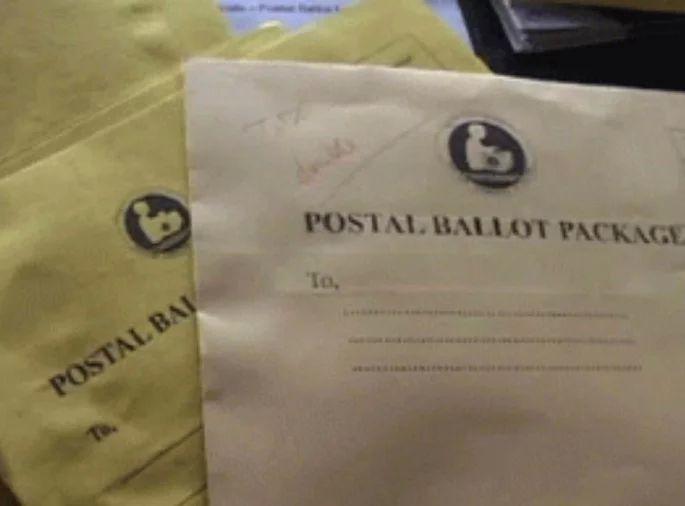 Thousands of employees do not get postal ballot | हजारो कर्मचाऱ्यांना मिळालेच नाही पोस्टल बॅलेट Thousands of employees do not get postal ballot | हजारो कर्मचाऱ्यांना मिळालेच नाही पोस्टल बॅलेट