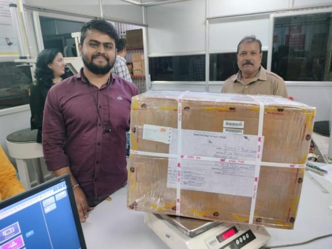 Overseas Indians relish Puneri Faral Special facility from Pune Postal Department arrangement of pickup by postman | परदेशी भारतीयांना पुणेरी फराळाचा आस्वाद; पुणे टपाल विभागाकडून खास सोय, पोस्टमनद्वारे पीकअपची व्यवस्था Overseas Indians relish Puneri Faral Special facility from Pune Postal Department arrangement of pickup by postman | परदेशी भारतीयांना पुणेरी फराळाचा आस्वाद; पुणे टपाल विभागाकडून खास सोय, पोस्टमनद्वारे पीकअपची व्यवस्था