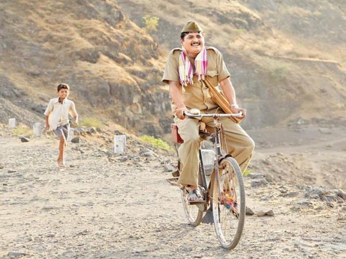 Link to become postman for power supply | वीज पोहोचविण्यासाठी पोस्टमन बनणार दुवा Link to become postman for power supply | वीज पोहोचविण्यासाठी पोस्टमन बनणार दुवा