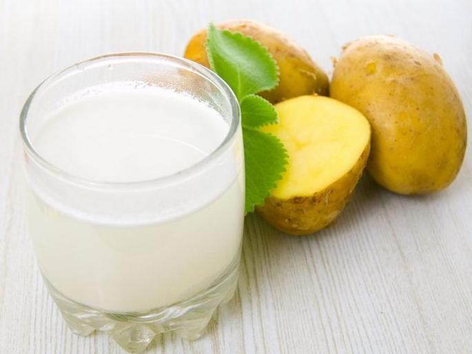 Try potato juice for getting rid of dark circles and skin blemishes | डार्क सर्कल दूर करण्यासाठी बटाटाच्या रसाचा 'असा' करा वापर! Try potato juice for getting rid of dark circles and skin blemishes | डार्क सर्कल दूर करण्यासाठी बटाटाच्या रसाचा 'असा' करा वापर!