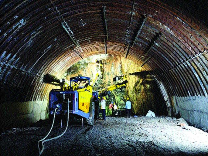 Mine blast for Kashedi tunnel; The houses are shaking | कशेडी बोगद्यासाठी सुरुंग स्फोट; घरांना बसताहेत हादरे Mine blast for Kashedi tunnel; The houses are shaking | कशेडी बोगद्यासाठी सुरुंग स्फोट; घरांना बसताहेत हादरे