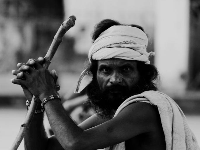 Poverty search should be a topic of contemplation of society! | दारिद्र्याची शोधयात्रा समाजाच्या चिंतनाचा विषय व्हावा! Poverty search should be a topic of contemplation of society! | दारिद्र्याची शोधयात्रा समाजाच्या चिंतनाचा विषय व्हावा!