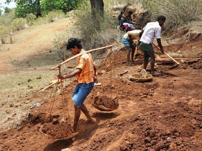 Every third person in rural India is poor, with more than 50% still in poverty in bihar | Poverty in India: भारताच्या ग्रामीण भागातील प्रत्येक तिसरी व्यक्ती गरीब, या राज्यात अजूनही ५०% हून अधिक गरिबी