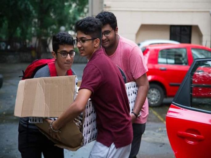 Powai youngsters promote paper bags for plastic free Mumbai | प्लास्टिकमुक्त मुंबईसाठी सरसावले पवईतील तरुण Powai youngsters promote paper bags for plastic free Mumbai | प्लास्टिकमुक्त मुंबईसाठी सरसावले पवईतील तरुण