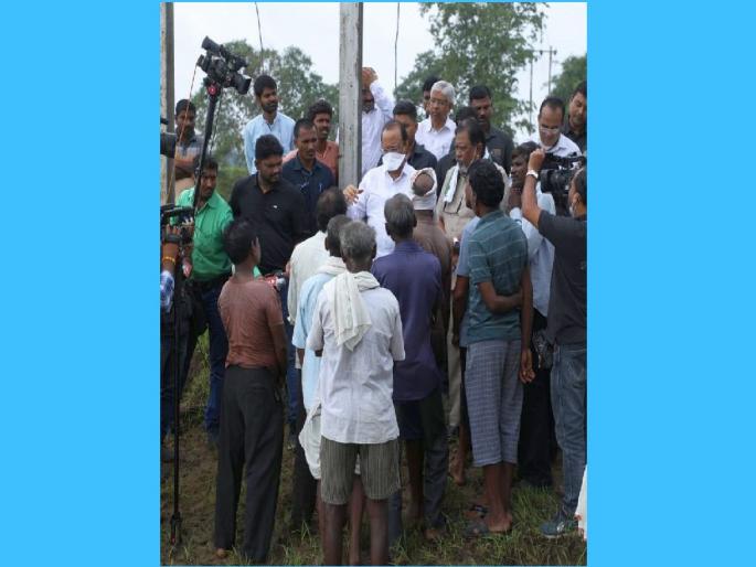 Ajit Pawar inspected flood affected ared in gadchiroli, interacted with farmers | विरोधी पक्षनेते अजित पवार विदर्भ दौऱ्यावर; गडचिरोलीतील शेतकऱ्यांशी साधला संवाद