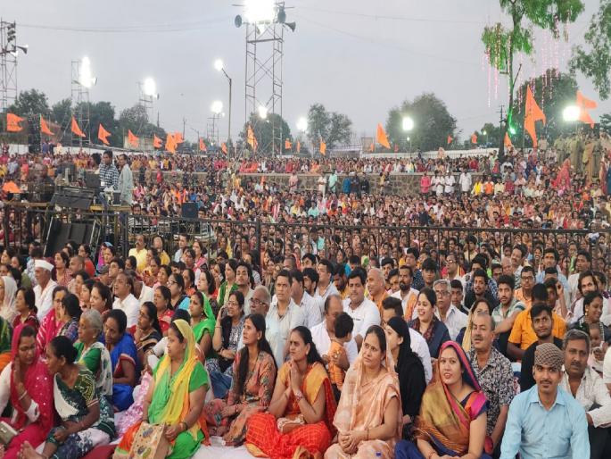 need to stop the practice of using God as a medium for the propaganda of a politician says Bageshwar Maharaj | राजकारणी व्यक्तीच्या प्रचारासाठी ईश्वराला माध्यम करण्याची प्रथा बंद करण्याची गरज - बागेश्वर महाराज need to stop the practice of using God as a medium for the propaganda of a politician says Bageshwar Maharaj | राजकारणी व्यक्तीच्या प्रचारासाठी ईश्वराला माध्यम करण्याची प्रथा बंद करण्याची गरज - बागेश्वर महाराज