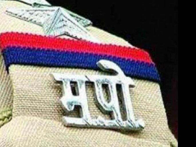 A married woman leaving for her brother's wedding delayed her journey with jewelery worth two lakhs | सोलापूर : भावाच्या लग्नासाठी निघालेल्या विवाहितेचे पावणे दोन लाखांचे दागिने प्रवासात लांबविले A married woman leaving for her brother's wedding delayed her journey with jewelery worth two lakhs | सोलापूर : भावाच्या लग्नासाठी निघालेल्या विवाहितेचे पावणे दोन लाखांचे दागिने प्रवासात लांबविले