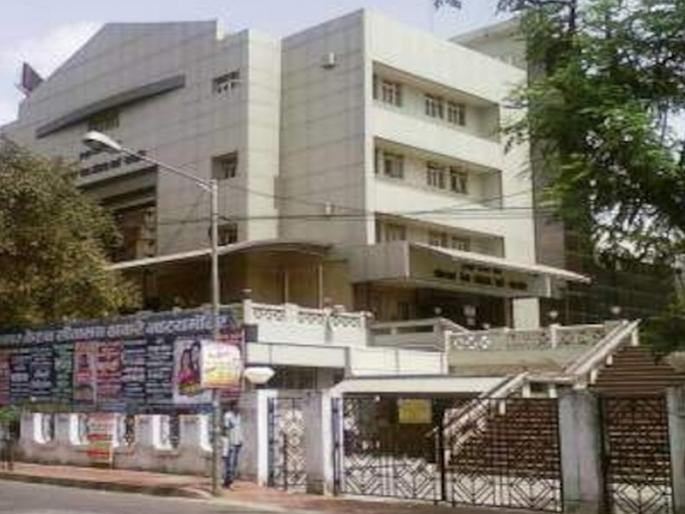 In the theater of Borivali's Prabodhankar Thackeray, when the 'fourth hour' is ringing ..! | बोरिवलीच्या प्रबोधनकार ठाकरे नाट्यगृहात जेव्हा ‘चौथी घंटा’ घणघणते..! In the theater of Borivali's Prabodhankar Thackeray, when the 'fourth hour' is ringing ..! | बोरिवलीच्या प्रबोधनकार ठाकरे नाट्यगृहात जेव्हा ‘चौथी घंटा’ घणघणते..!