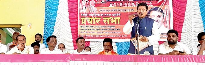 Lok Sabha Election 2019 hospital, who developed the pump by installing a pump? : - Deepak Kesarkar | Lok Sabha Election 2019 हॉस्पिटल, पंप बांधून कोणाचा विकास केला? : --दीपक केसरकर