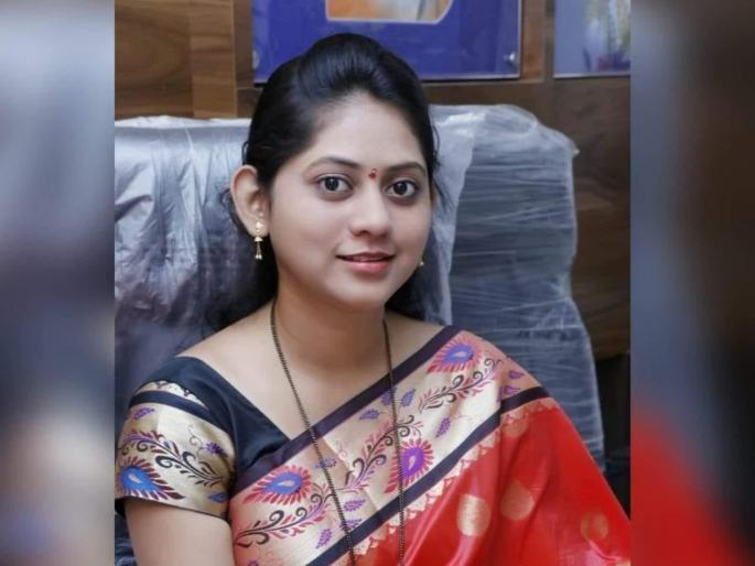 Case registered due to political pressure Those making false allegations will be taken to court, warns former corporator Alhat | राजकीय दबावापोटी गुन्हा दाखल; खोटे आरोप करणाऱ्यांना कोर्टात खेचणार, माजी नगरसेविका आल्हाट यांचा इशारा Case registered due to political pressure Those making false allegations will be taken to court, warns former corporator Alhat | राजकीय दबावापोटी गुन्हा दाखल; खोटे आरोप करणाऱ्यांना कोर्टात खेचणार, माजी नगरसेविका आल्हाट यांचा इशारा