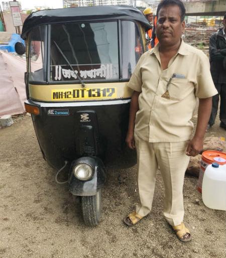 Pune's Rakhschal Handle in Solapur! | सोलापूरकरांच्या हाती पुण्याच्या रिक्षांचं हॅन्डल !