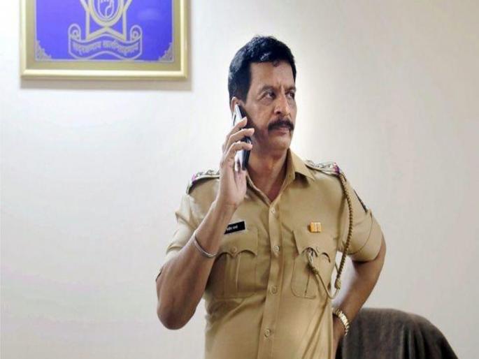 Criminals in uniform! The decline of 'those' officers is on | वर्दीतील गुन्हेगार! 'त्या' अधिकाऱ्यांचा उतरता काळ सुरू Criminals in uniform! The decline of 'those' officers is on | वर्दीतील गुन्हेगार! 'त्या' अधिकाऱ्यांचा उतरता काळ सुरू