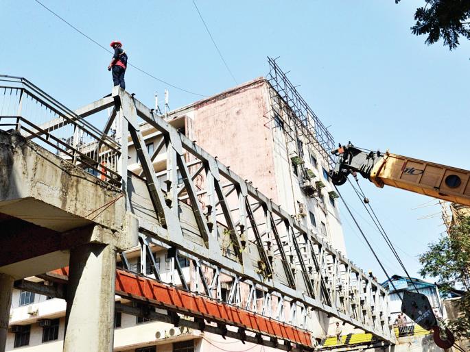 To establish 'pool inspection authority'; Corporation's decision | ‘पूल निरीक्षण प्राधिकरण’ स्थापन करणार; पालिकेचा निर्णय To establish 'pool inspection authority'; Corporation's decision | ‘पूल निरीक्षण प्राधिकरण’ स्थापन करणार; पालिकेचा निर्णय