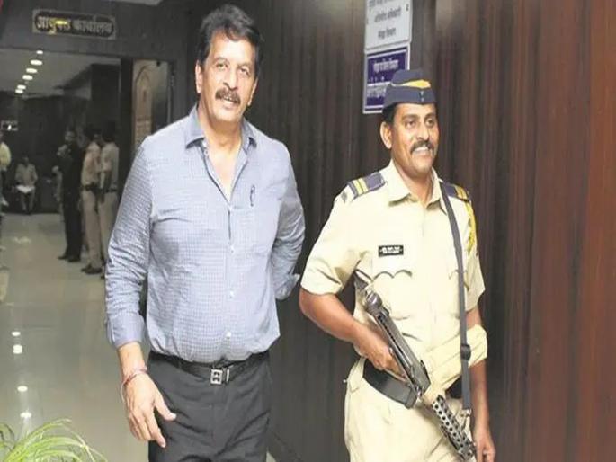 A man in khaki will be seen in a khadi Pradeep Sharma to join Shiv Sena today | खाकीतला माणूस दिसणार खादीत; प्रदीप शर्मा आज करणार शिवसेनेत प्रवेश  A man in khaki will be seen in a khadi Pradeep Sharma to join Shiv Sena today | खाकीतला माणूस दिसणार खादीत; प्रदीप शर्मा आज करणार शिवसेनेत प्रवेश