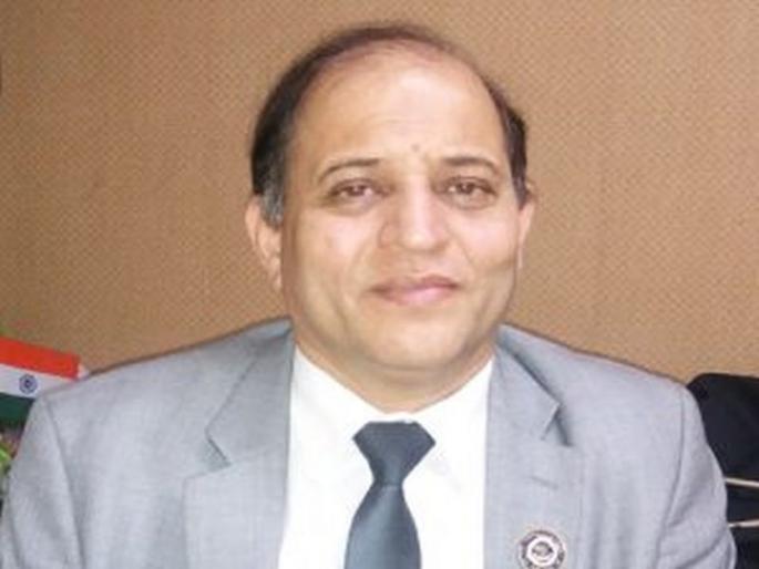 Due to limitations on the rights of the Chartered Accountant, scams in the banking sector | सनदी लेखापालांच्या अधिकारांवरील मर्यादामुळे घडतात बँकीग क्षेत्रात घोटाळे Due to limitations on the rights of the Chartered Accountant, scams in the banking sector | सनदी लेखापालांच्या अधिकारांवरील मर्यादामुळे घडतात बँकीग क्षेत्रात घोटाळे