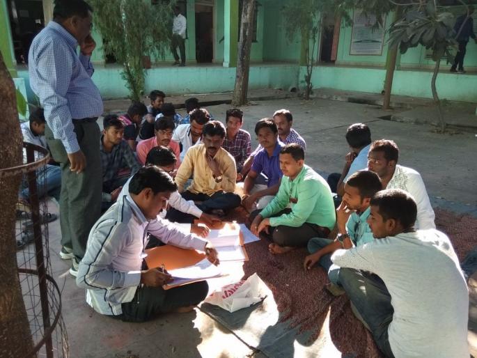 The strike struck the administration! The benefit of the irrigation well for getting 'Rukminis' of the suicidal family | प्रहारच्या दणक्याने प्रशासन हादरले....! आत्महत्याग्रस्त कुटुंबातील 'रुक्मिणीस' मिळणार सिंचन विहिरीचा लाभ The strike struck the administration! The benefit of the irrigation well for getting 'Rukminis' of the suicidal family | प्रहारच्या दणक्याने प्रशासन हादरले....! आत्महत्याग्रस्त कुटुंबातील 'रुक्मिणीस' मिळणार सिंचन विहिरीचा लाभ