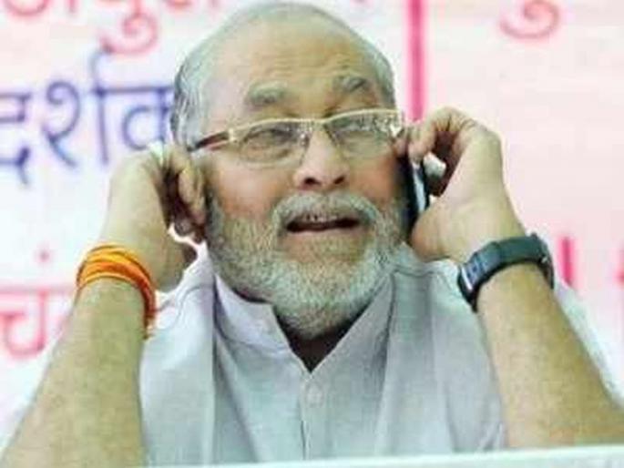 PM Narendra Modi brother Prahlad Modi get notice for illegal construction in Gujrat | पंतप्रधान मोदींचे बंधुराज अडचणीत; अवैध बांधकामप्रकरणी पालिकेची नोटीस PM Narendra Modi brother Prahlad Modi get notice for illegal construction in Gujrat | पंतप्रधान मोदींचे बंधुराज अडचणीत; अवैध बांधकामप्रकरणी पालिकेची नोटीस