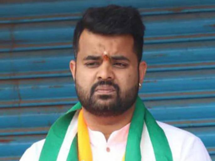 Prajwal Revanna Arrested At Bengaluru Airport, Mobile Phone Money Seized, Medical Test, Court Hearing Today | प्रज्वल रेवन्ना यांची होणार वैद्यकीय चाचणी, अधिकाऱ्यांनी मोबाईलसह पैसे केले जप्त Prajwal Revanna Arrested At Bengaluru Airport, Mobile Phone Money Seized, Medical Test, Court Hearing Today | प्रज्वल रेवन्ना यांची होणार वैद्यकीय चाचणी, अधिकाऱ्यांनी मोबाईलसह पैसे केले जप्त