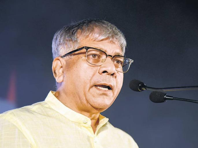 It is clear that the Prime Minister's office has become an office of recovery due to election bonds; Death of Prakash Ambedkar | निवडणूक रोख्यांमुळे पंतप्रधान कार्यालय वसुलीचे कार्यालय बनल्याचे स्पष्ट- प्रकाश आंबेडकर