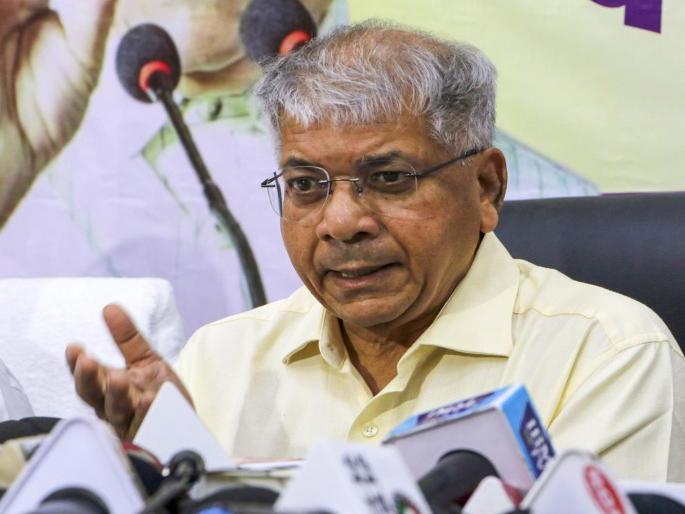 Vanchit Aghadi changed his candidate Yavatmal-Vashim; Abhijeet Rathod's application was rejected; Big blow to Prakash Ambedkar, Maharashtra loksabha Election latest Update 2024 | वंचितने ऐनवेळी उमेदवार बदलला, त्याचाच अर्ज बाद ठरला; प्रकाश आंबेडकरांना मोठा झटका