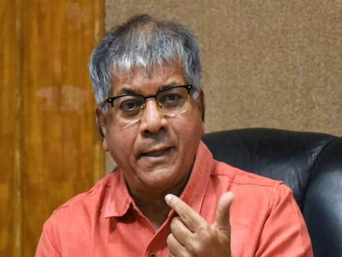 Prakash Ambedkar Criticized Congress leaders who alleged VBA is B Team of BJP | 'वंचित बहुजन आघाडीवर केलेल्या आरोपांचे पुरावे द्या, अन्यथा माफी मागा' Prakash Ambedkar Criticized Congress leaders who alleged VBA is B Team of BJP | 'वंचित बहुजन आघाडीवर केलेल्या आरोपांचे पुरावे द्या, अन्यथा माफी मागा'