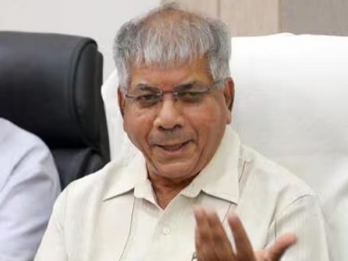 The fight between the rulers and the opposition is a gimmick; Criticism of Prakash Ambedkar's Mahayuthi, Mahavikas Aghadi | सत्ताधारी-विरोधकांची झुंज ही नौटंकीची; प्रकाश आंबेडकर यांची महायुती-आघाडीवर टीका The fight between the rulers and the opposition is a gimmick; Criticism of Prakash Ambedkar's Mahayuthi, Mahavikas Aghadi | सत्ताधारी-विरोधकांची झुंज ही नौटंकीची; प्रकाश आंबेडकर यांची महायुती-आघाडीवर टीका