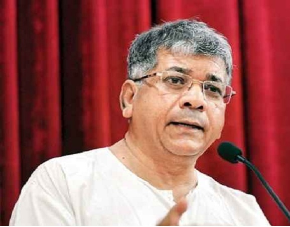 Akshay Bhalerao's murder premeditated conspiracy, check involvement of political leader and accused: Prakash Ambedkar | अक्षय भालेरावचा खून पूर्वनियोजित कट, आरोपींसह राजकीय नेत्यांचे सीडीआर तपासा: प्रकाश आंबेडकर Akshay Bhalerao's murder premeditated conspiracy, check involvement of political leader and accused: Prakash Ambedkar | अक्षय भालेरावचा खून पूर्वनियोजित कट, आरोपींसह राजकीय नेत्यांचे सीडीआर तपासा: प्रकाश आंबेडकर